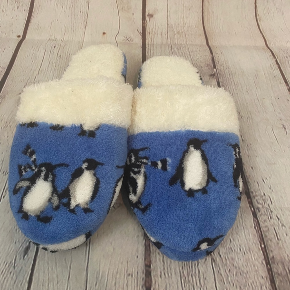 Vera Bradley penguin slippers size 7-8